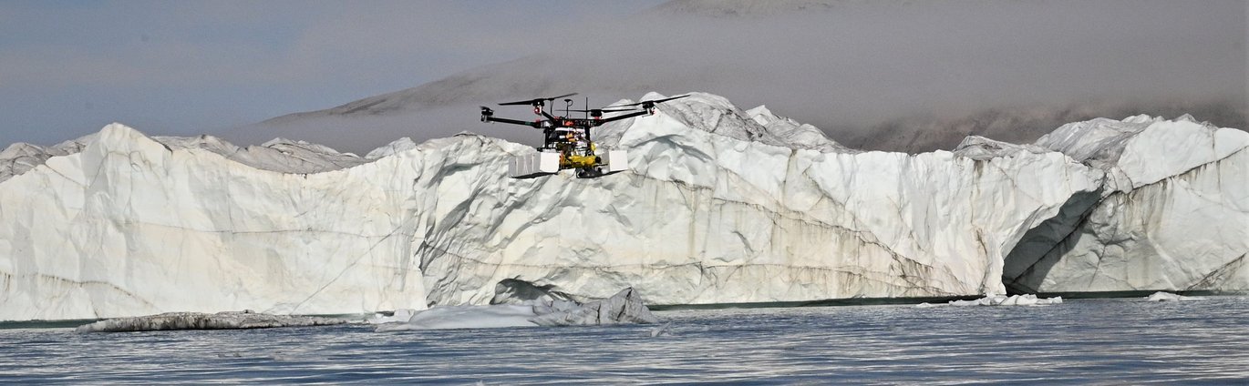 Drone in front of a glacier / Photo: Peter Bondo Christensen ©